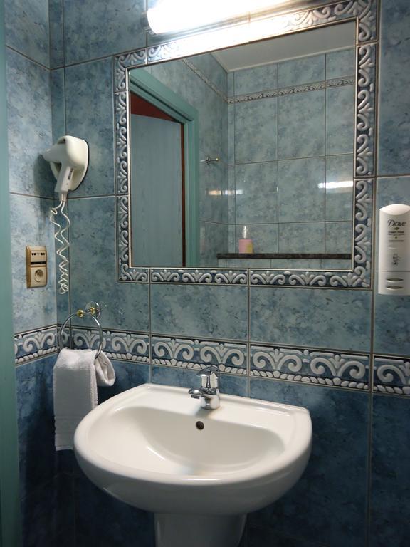 Hotel Le Pole Europeen Aubange Room photo